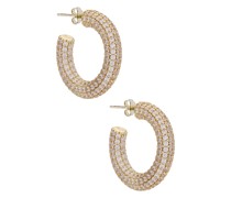 By Adina Eden CREOLEN MIT PAVÉ-FASSUNG JUMBO in Metallic Gold.