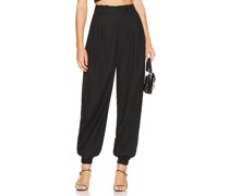 L'Academie HOSE ROUX in Black