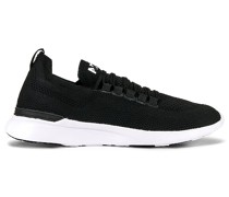 APL: Athletic Propulsion Labs SNEAKERS TECHLOOM BREEZE in Black