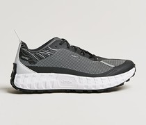 001 Running Sneakers Black/White