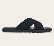 Sandale mit überkreuztem Riemen