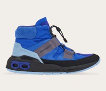 High Top Sneaker mit Trekking Details