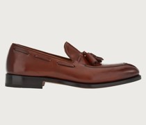 Loafer with tassels