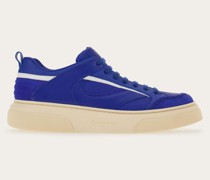 Low Top Sneaker
