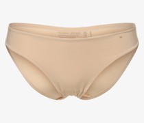 Tai  nude