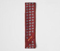 Schmale Krawatte aus bedrucktem Seidentwill