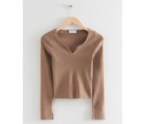 Figurbetontes Oberteil mit Herzausschnitt - Beige