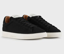 Sneaker aus Nubuk mit Logo auf der Hinterkappe