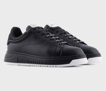 Sneaker aus weichem Leder mit Gummi-Rückseite