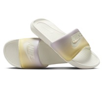 Nike Victori One Damen-Slides mit Print - Weiß