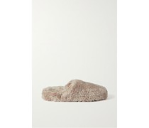 Winnie Slippers aus Recyceltem Faux Fur