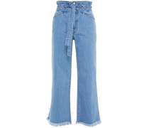 Hoch sitzende Jeans mit weitem Bein, Gürtel und Fransen