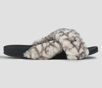 Sandalen aus Shearling