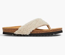 Kiras Sandalen aus Shearling