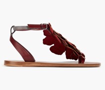 Verzierte Sandalen aus Leder und Veloursleder