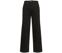 AUSGESTELLTE JEANS AUS BIO-BAUMWOLLDENIM