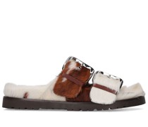 Sandalen mit langem Ponyhaar