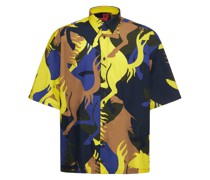 T-SHIRT MIT CAMOUFLAGEMOTIV