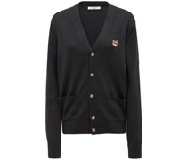 STRICKJACKE AUS WOLLE MIT FUCHSKOPF-PATCH
