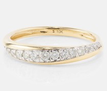 Ring aus 10kt Gelbgold mit Diamanten