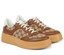 Gucci Sneakers Chunky B aus Canvas und Leder