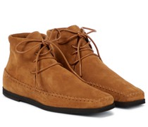 Schnürschuhe aus Veloursleder