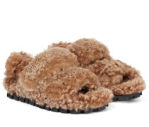 Miu Miu Sandalen aus Shearling