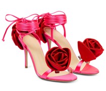 Verzierte Sandalen aus Satin