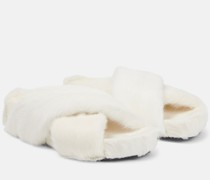 Sandalen aus Shearling