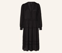 Kleid mit Rüschen