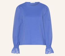Blusenshirt im Materialmix mit Lochspitze
