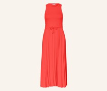 Kleid im Materialmix