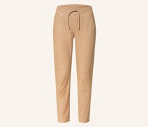 Lederhose im Jogging-Stil