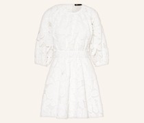 Kleid aus Häkelspitze