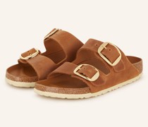 Pantoletten ARIZONA BIG BUCKLE - COGNAC