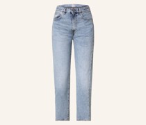 Straight Jeans