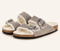 Pantoletten ARIZONA SHEARLING - GRAU