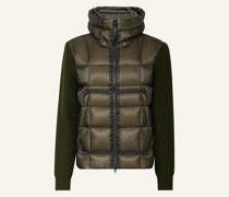 Daunenjacke im Materialmix