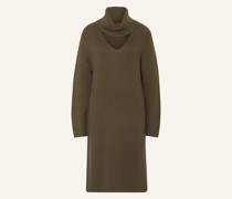 Strickkleid mit Cut-out