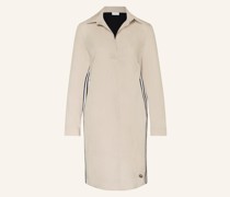 Kleid im Materialmix
