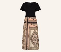 Kleid mit Plissees
