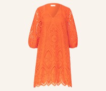 Kleid aus Lochspitze mit 3/4-Arm