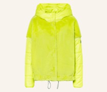 Steppjacke mit Kunstfell im Materialmix