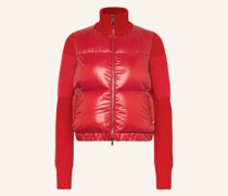 Daunenjacke im Materialmix