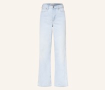 Straight Jeans