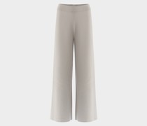 Strickhose mit ausgestelltem Bein