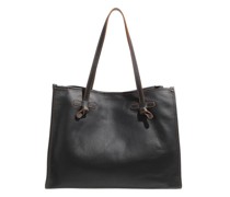 Shopper Marcella