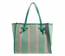 Shopper Marcella