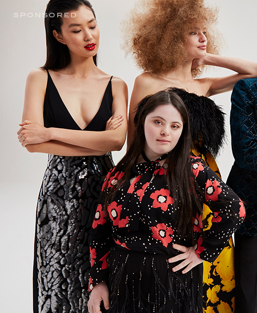 Damen in festlichen Outfits