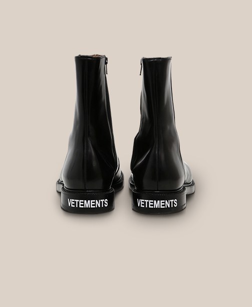Schuhe von VETEMENTS